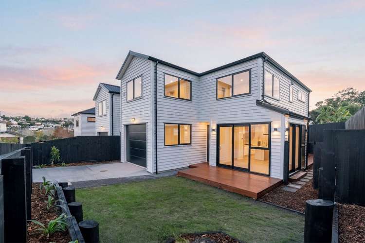 54 Athena Drive Totara Vale_1