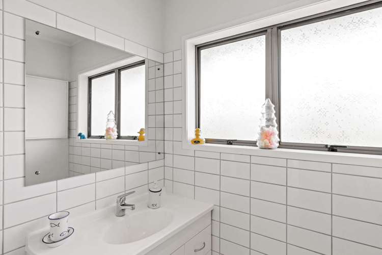 3/72 Lake Road Northcote_13