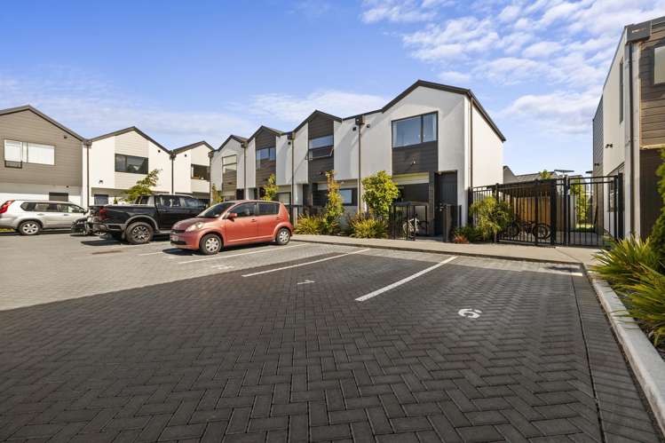 6/15 Bunyan Street Waltham_1