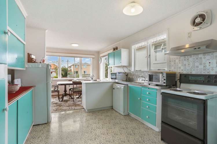 34 Kelwyn Road Kelston_9