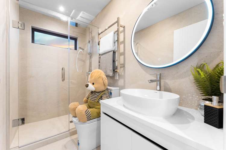 6/16 Binsted Road New Lynn_13