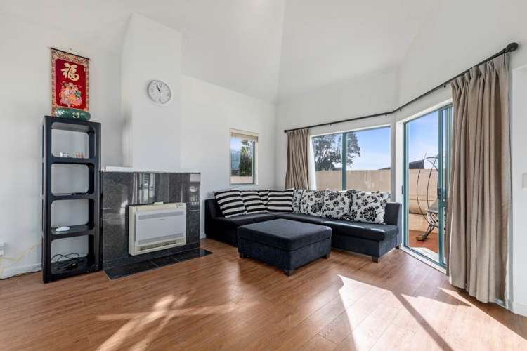 1/208 East Coast Road Forrest Hill_1