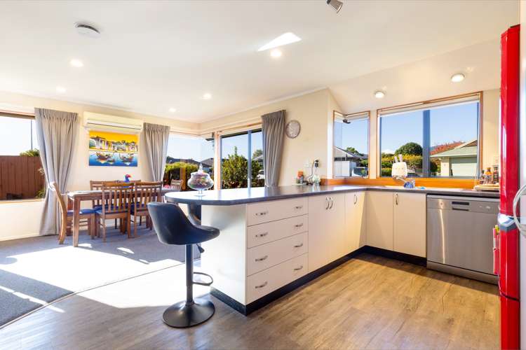 90 Aldinga Avenue Stoke_6