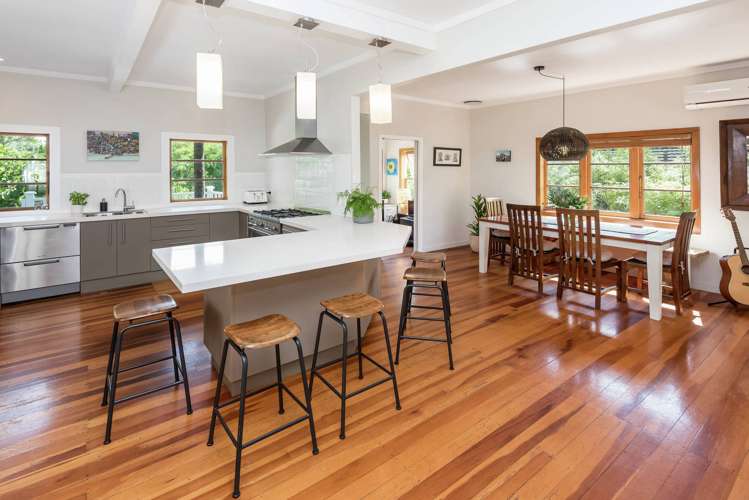 92 Beach Road Mellons Bay_7