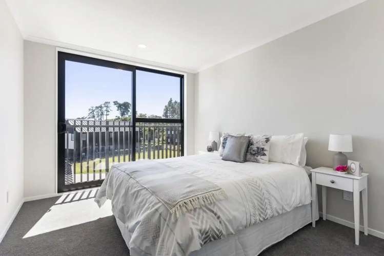 5 Lark Lane Whitford_14