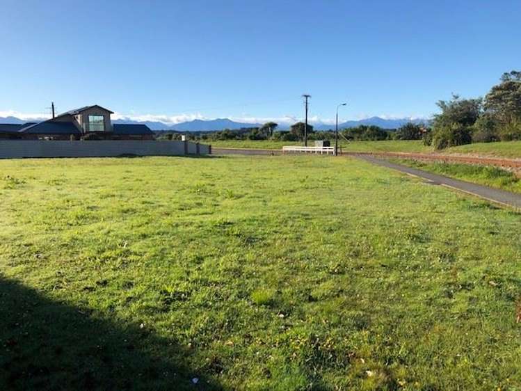 8 Fitzherbert Street Hokitika_6