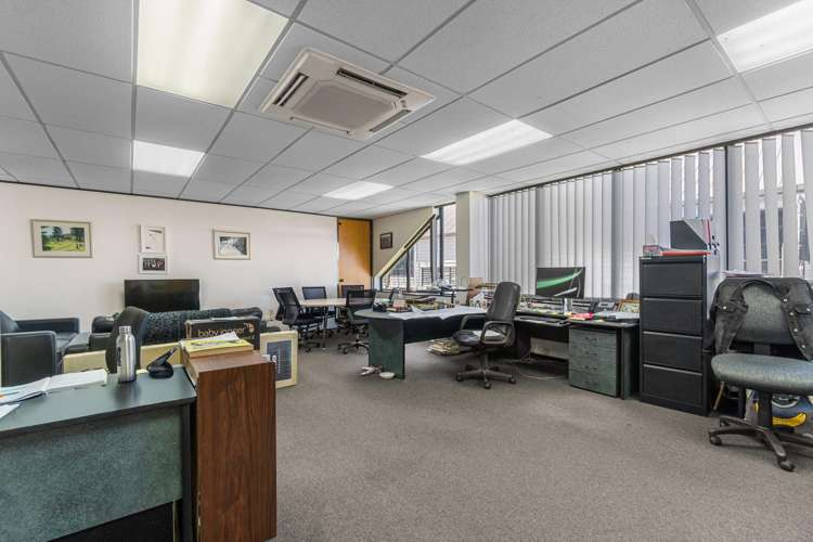 First Floor/1110 Victoria Street Hamilton Central_4
