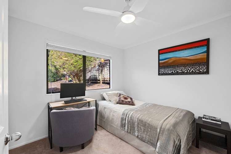 5 Springwater Vale Unsworth Heights_11