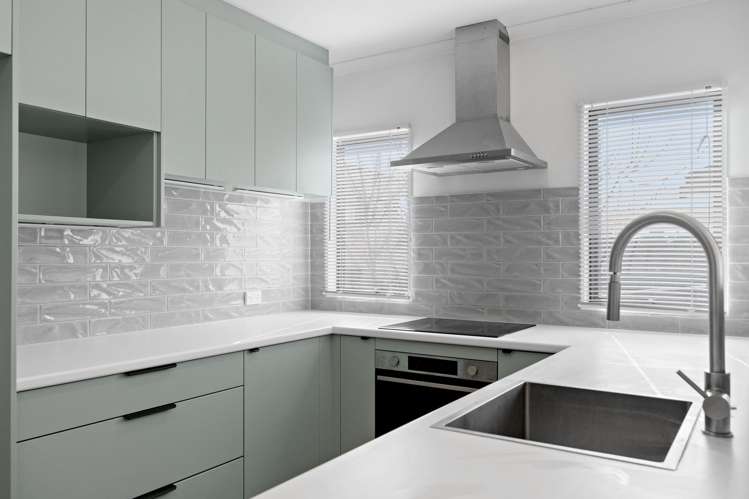 8a Coey Place Glen Eden_5