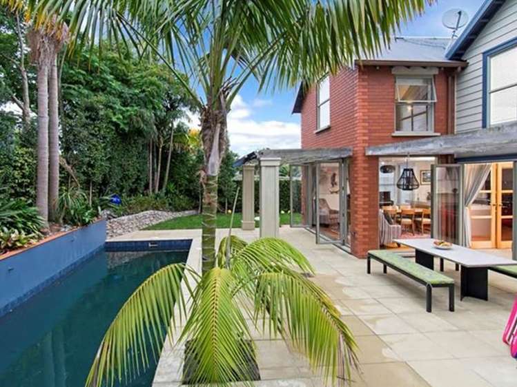 96 Beach Road Mellons Bay_16