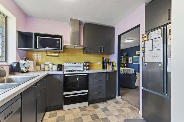 2/11 Salford Avenue Redwood_2