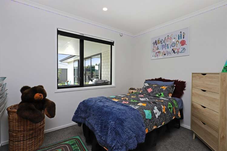 36 Hikawera Drive Frimley_10