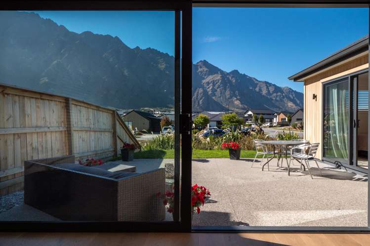 19 Grain Close Jacks Point_17