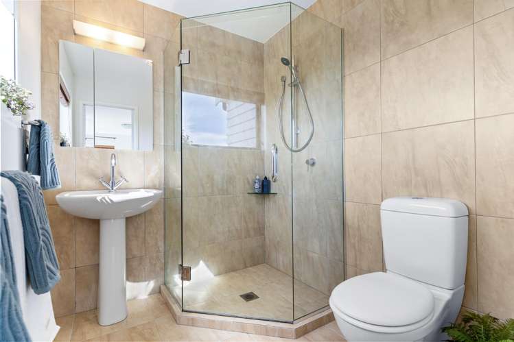 9a Folkestone Street Murrays Bay_10