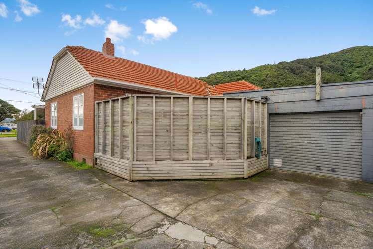 1/195 Whites Line East Waiwhetu_13