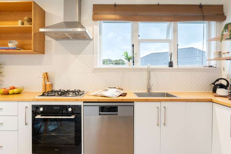 28 Dimock Street Titahi Bay_12