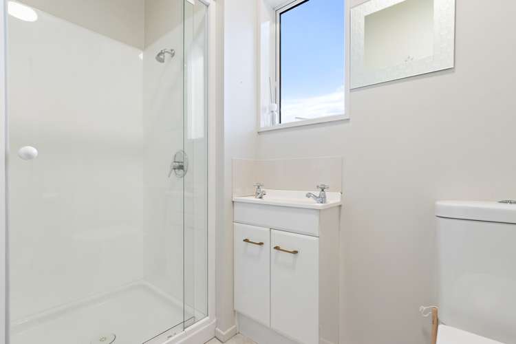 17 Acorn Close Waltham_23