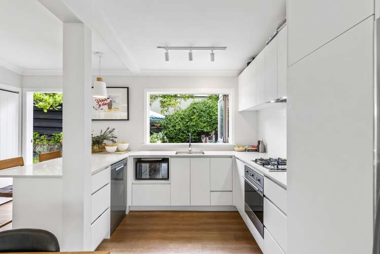 2/17 Seacliffe Avenue Belmont_6