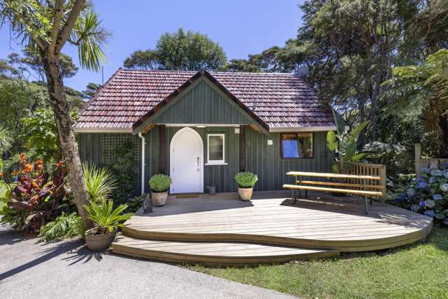 Te Akau oasis, Raglan retreat