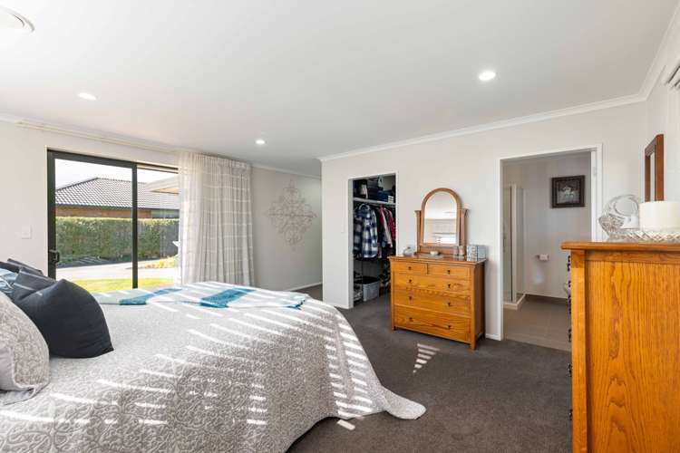 6 Liberty Grove Kelvin Grove_20