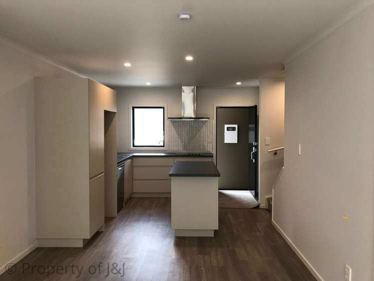 14/9 Surrey Street Tawa_6