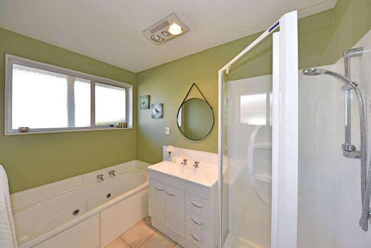 32 Charnwood Crescent Bishopdale_13