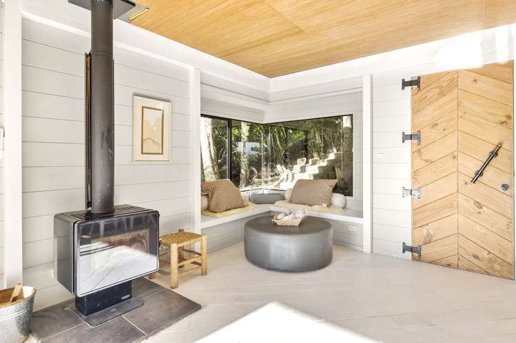 71 Trig Hill Road Onetangi_8