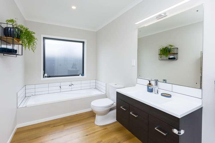 24 Te Kaeaea Crescent Wallaceville_7