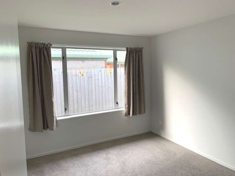 76 Disraeli Street 1380_4