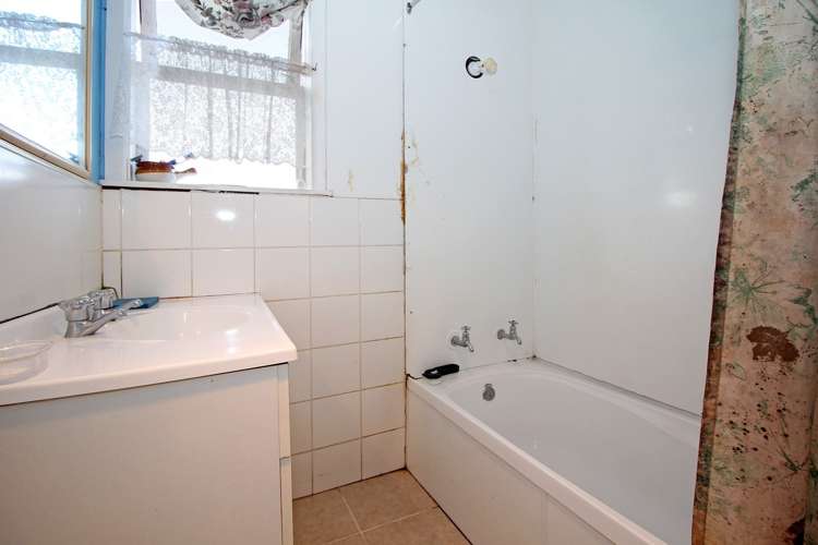 1/6 Wayne Drive Mangere_7