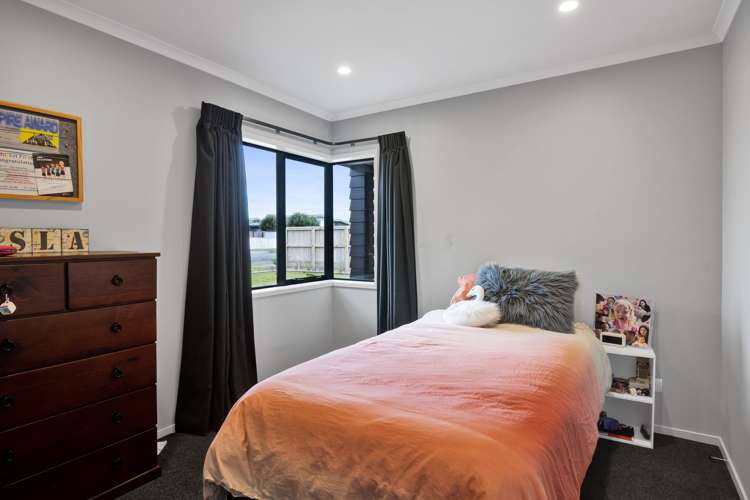 6 Montague Grove Stratford_13