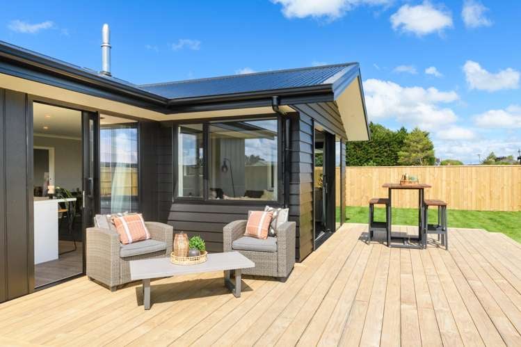 27 Reid Line West Feilding_23