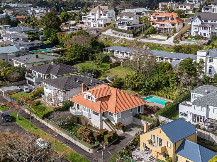 1920s house on hill 1 Seascape Road Remuera