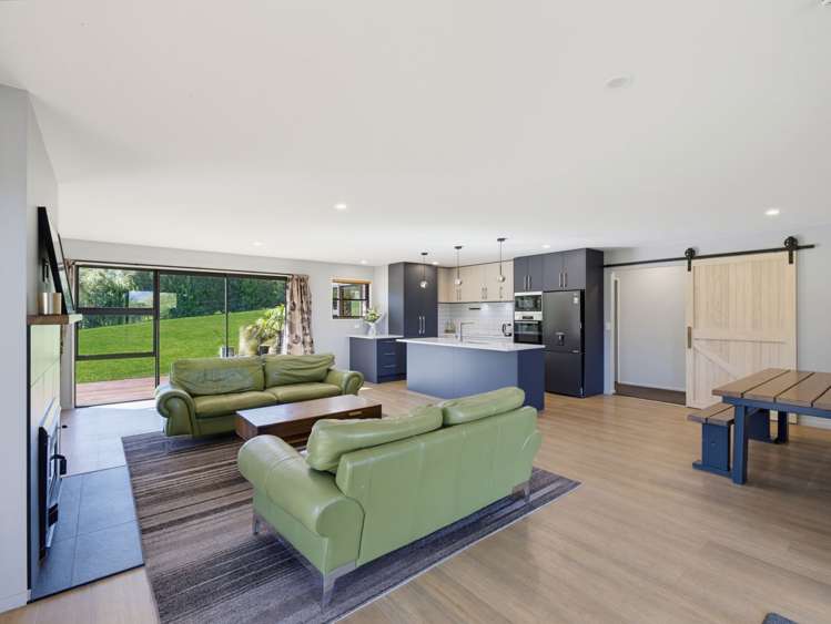 54 Pawsons Valley Road_1
