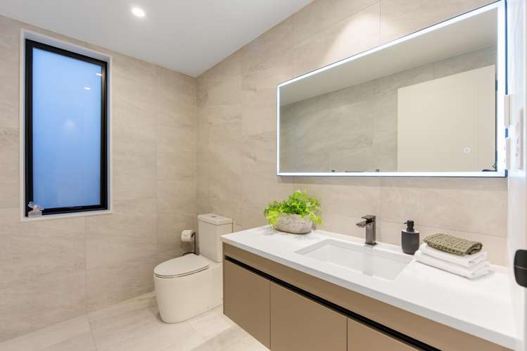 7 Headsail Drive Long Bay_24