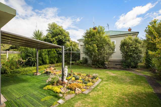 208 Banks Street Thames_1