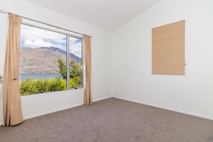 19a Arawata Terrace Fernhill/Sunshine Bay_5