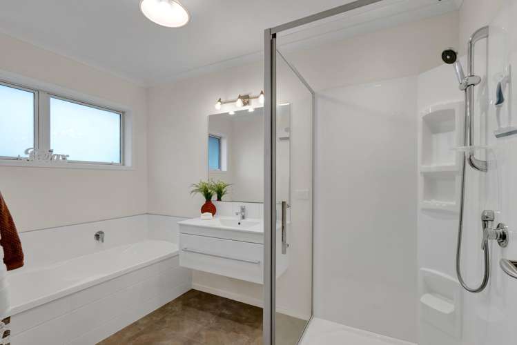 6 Saint Andrews Parkway Waiwhakaiho_23