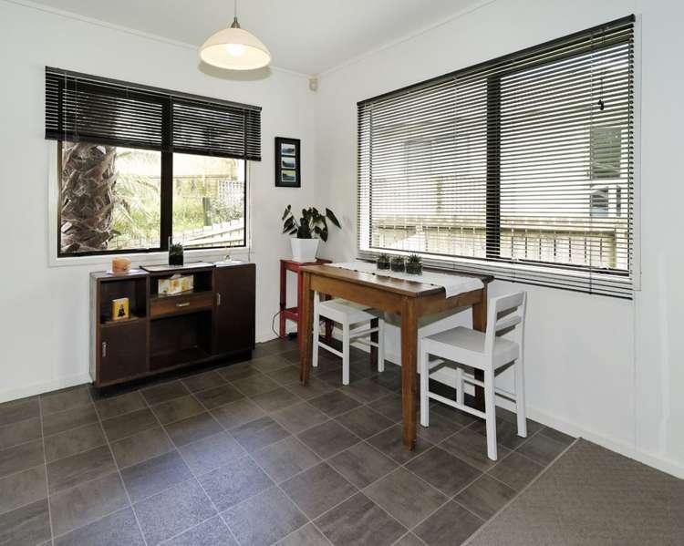 11 John Webster Place Glen Eden_6