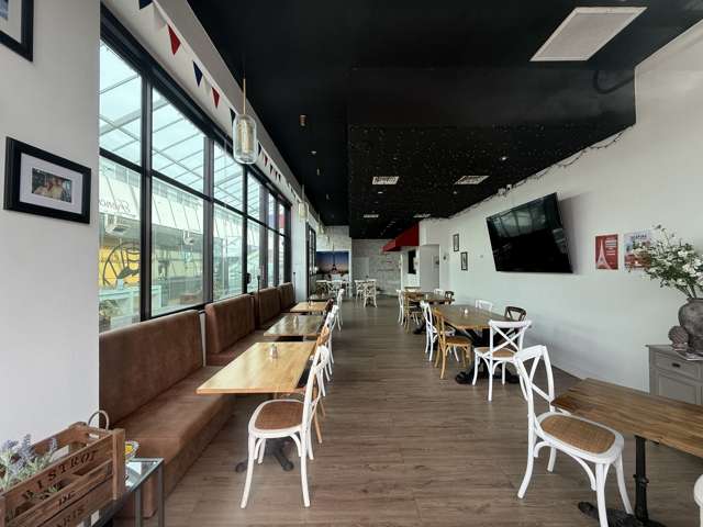 Shop 6/62 - 78 Hurstmere Road Takapuna_1