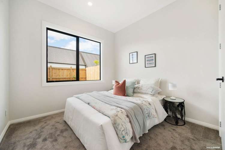 76 Symes Drive Red Beach_23