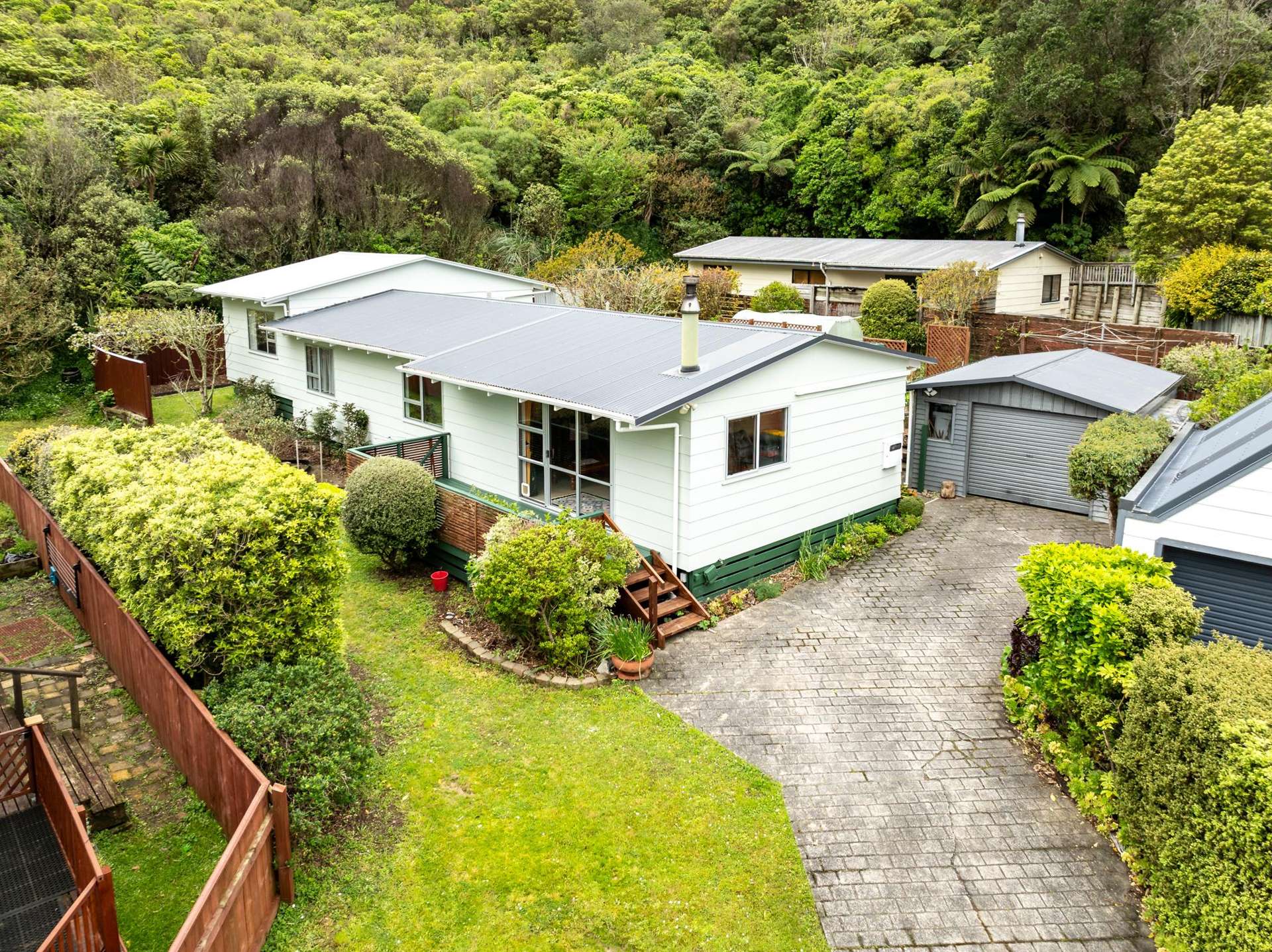 12 Fiona Grove Karori_0