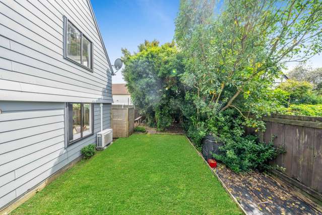 2/31 Challen Close Conifer Grove_4