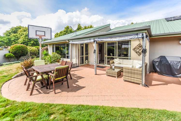 1 Stead Crescent Stoke_4