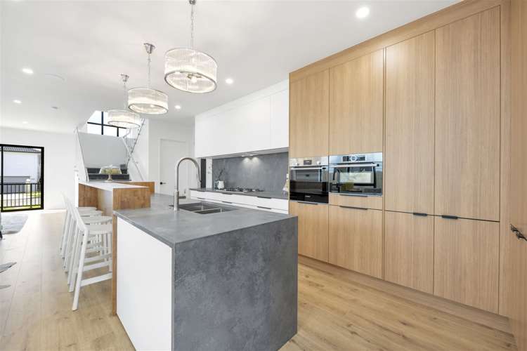 24 Dungloe Avenue Flat Bush_10