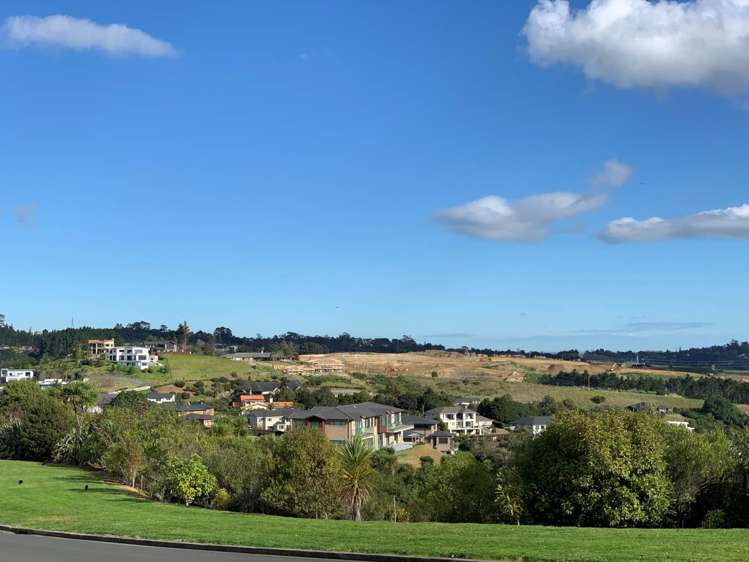 740 Redoubt Road Flat Bush_11