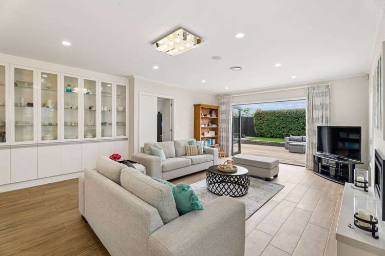 84 Intrepid Crescent Beachlands_8