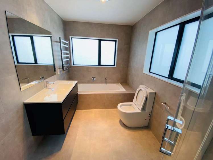 2/39 Lyndhurst Road Te Atatu South_5