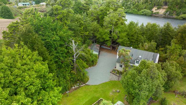 11 Murrell Avenue Manapouri_15