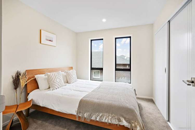 2/11 Scanlen Terrace Kelston_6